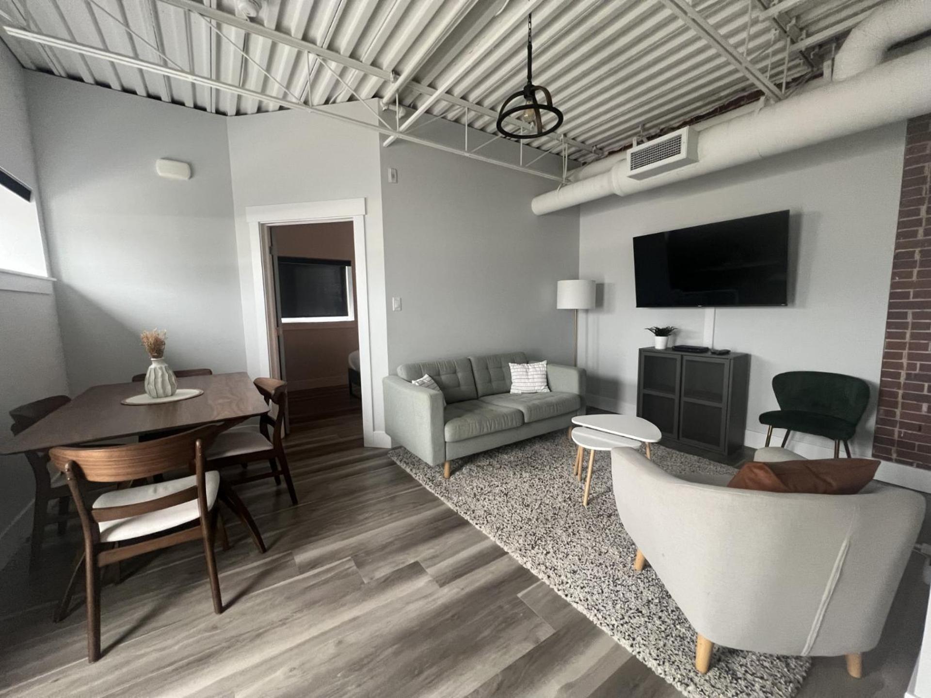 Station 1 By Terra Hospitality Lejlighedshotel Moncton Eksteriør billede