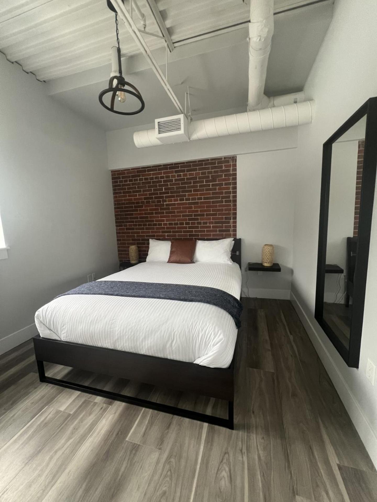 Station 1 By Terra Hospitality Lejlighedshotel Moncton Eksteriør billede